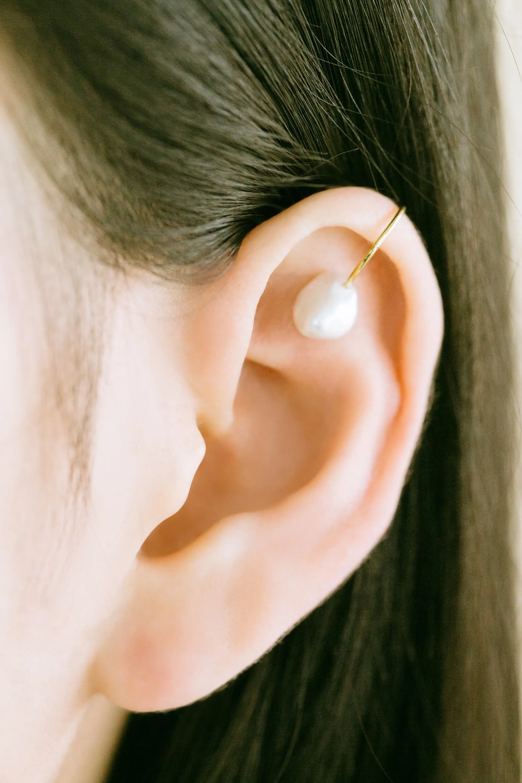 925 Sterling Silver Round Simulated Pearl Horseshoe Inner Conch Ear Cuff Earring