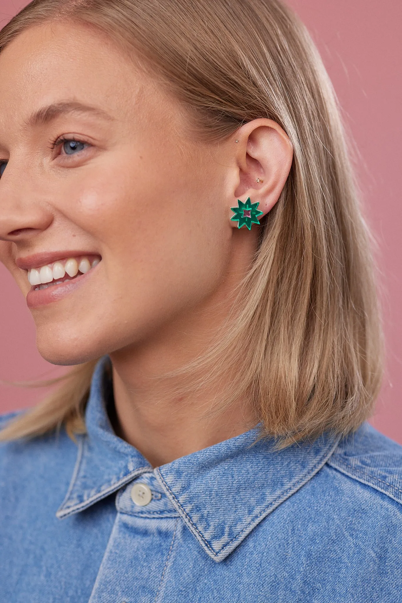 Crystal Star Studs - Kelly Green / Pink