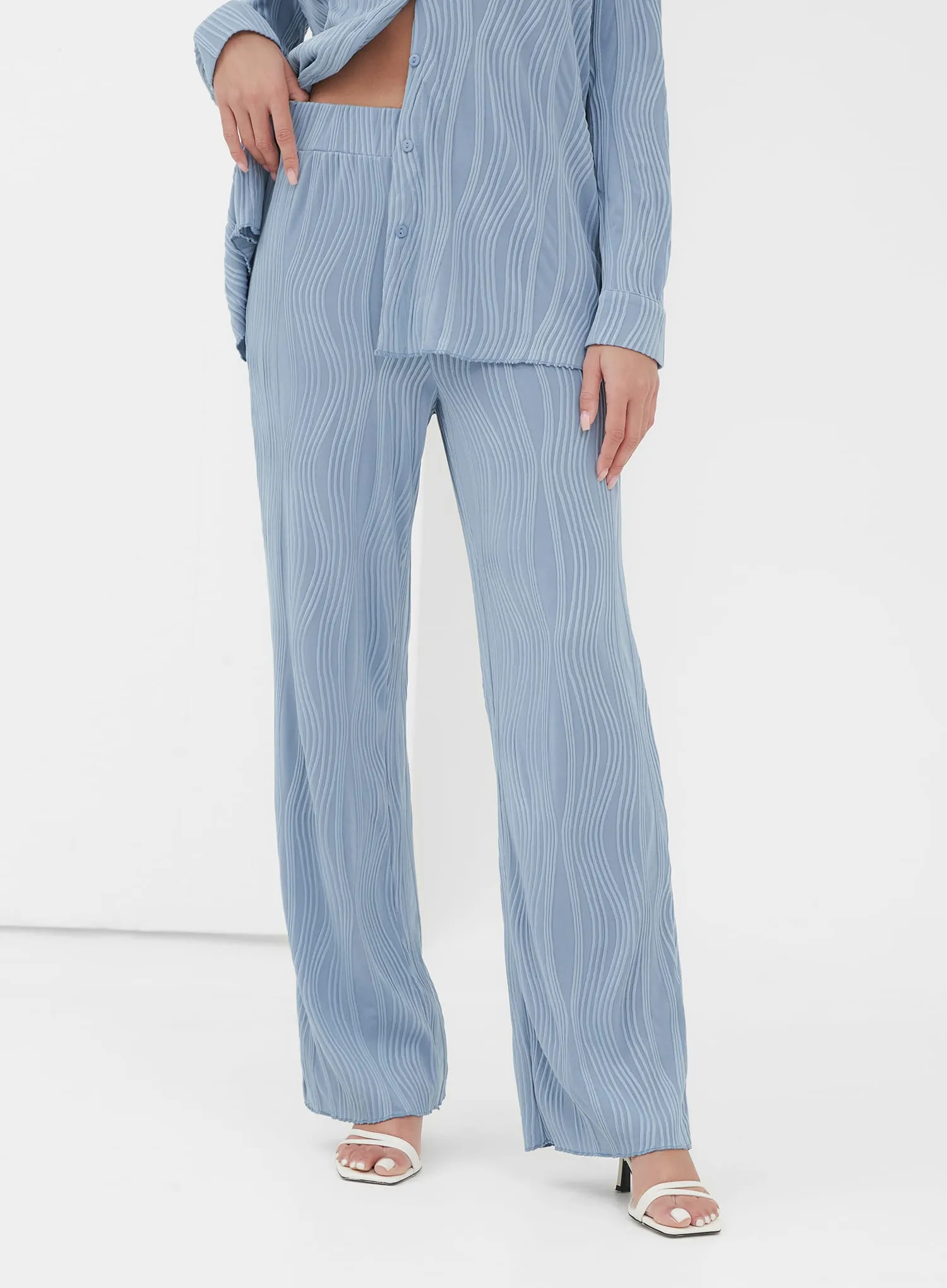 Dusty Blue Relaxed Plisse Trouser - Tela